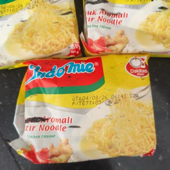 İndomie Tavuk Aromalı Noodle Paketlerindeki Siyah Çizgiler Güvenli Mi?
