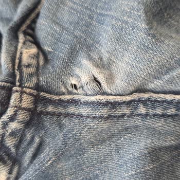 LCW Eco Serisi Jean Pantolonlarda Ağ Bölgesinde Tekrarlayan Yırtılma Problemi