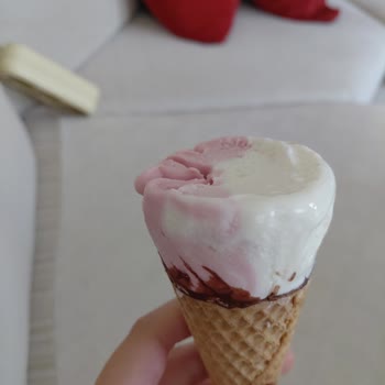 Eksik Soslu Çilekli Külah Dondurması: Ambalaj Ve Gerçek Ürün Arasındaki Uyuşmazlık