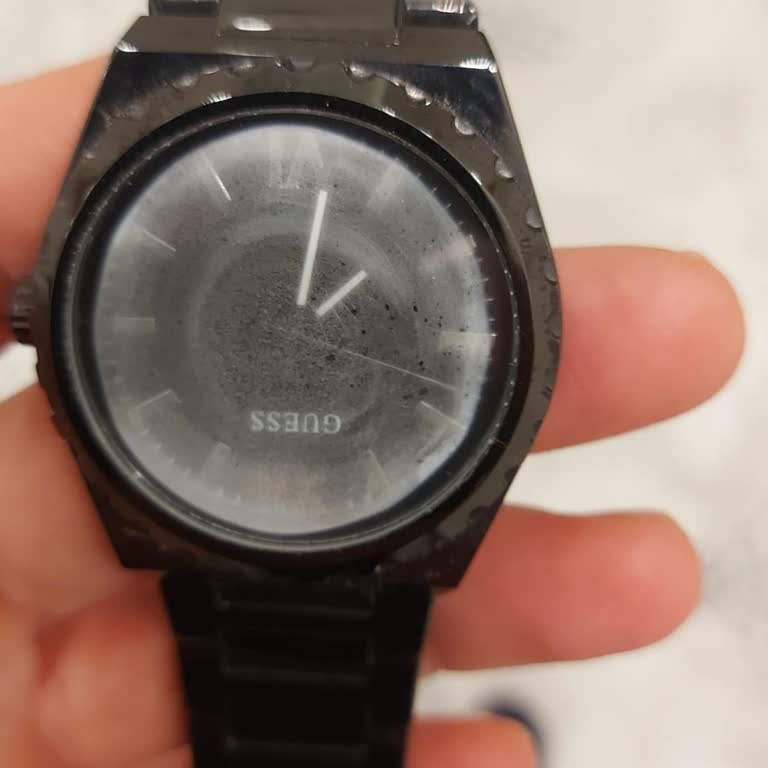 Kronik Buğulanma Ve Su Alma Sorunu Yaşadığım Guess Saat İçin Ücret İadesi Talep Ediyorum