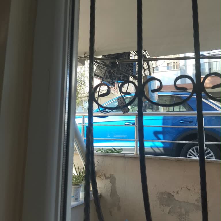 TurkNet'in Balkon Ve Cam Önünü İzinsiz Kullanması Mahremiyetimizi Zedeliyor