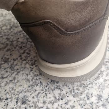 Hotiç Deri Ayakkabıda Erken Soyulma Ve Renk Atması, Mağaza İade Ve Değişim Reddetti