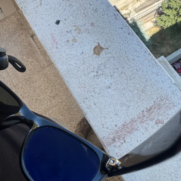 Rayban Güneş Gözlüğünde Kararma Ve Çizikler Garanti Kapsamına Alınmadı, Değişim İsteniyor