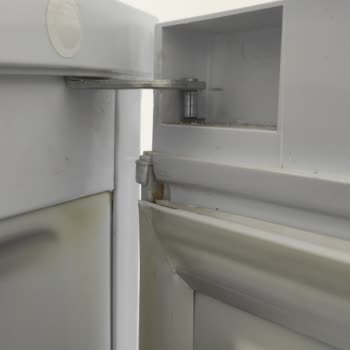 Uğur Dondurucu Kapak Hasarı Malzeme Kusurundan Garanti Kapsamına Alınmadı