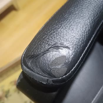 IKEA Millberget Sandalyesinde Deri Kaplamada Erken Yırtılma Ve Kalite Sorunu