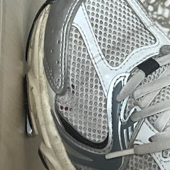 New Balance 530 Ayakkabıda 5 Ayda Çift Ayakta Aynı Noktada Delinme Ve Kalite Sorunu