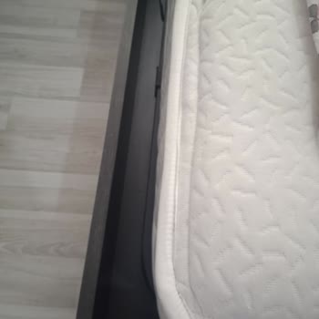 Karyola Uzunluğu Yatakla Uyumsuz, Güvenlik Sorunu Ve Çözüm Eksikliği