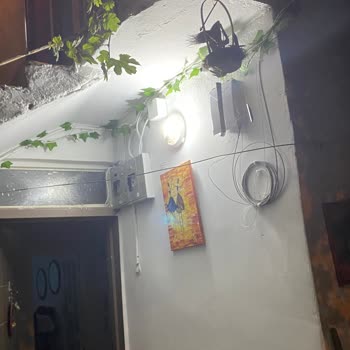 İki Hafta Süreyle İnternetsiz Kaldım Ve Kablolar Özensiz Döşendi