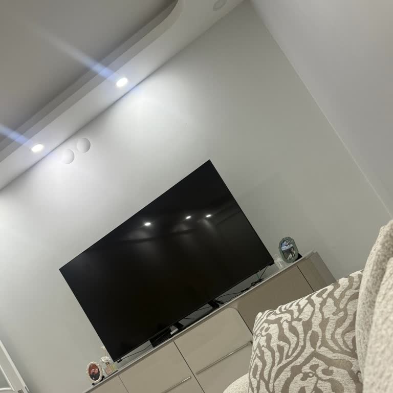 Sıfır Samsung TV 10 Gün Sonra Arızalandı, 40 Bin TL'lik Tamir Ücreti İddiası