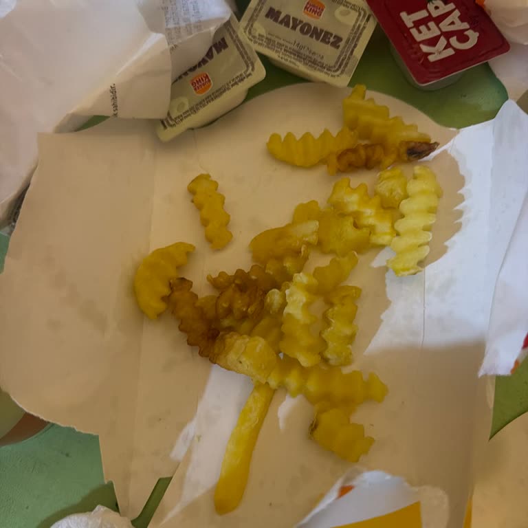Marmaris Blue Port Burger King Şubesinde Eksik Menü Ve Kalitesiz Ürün Şikayeti