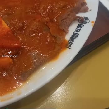 Usta Dönerci Mikrodalgaya Atılıp Servis Ediliyor
