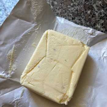 Şok Market'te Satın Alınan Mis Tereyağında Hijyen İhlali