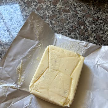Şok Market'te Satın Alınan Mis Tereyağında Hijyen İhlali