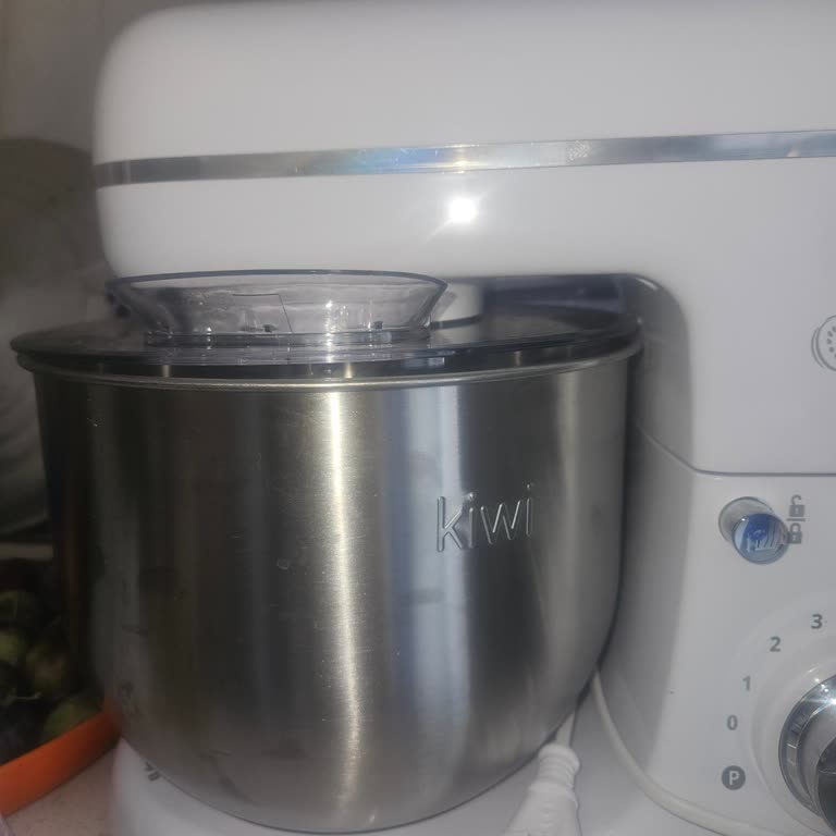 Kivi Kmx 3638 Mikserde Sıçratma Aparatı Hazneye Uymuyor