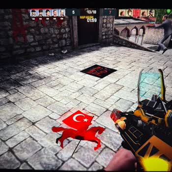 Zula Oyunu İçinde Bayrak Ve Atatürk Stickerlarının Yere Atılmasına Karşı Duyulan Hoşnutsuzluk