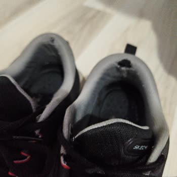 Skechers Ayakkabısının Topuk Bölümünün Hızlı Yırtılması Ve Ücret İadesi Talebi