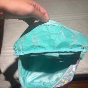 Smiggle Okul Çantası İç Astarı Hızla Parçalandı, Mağaza Kullanıcı Hatası İddia Ediyor