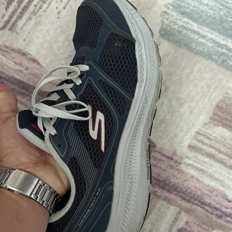 Skechers Ayakkabısında Kısa Sürede Oluşan Delik Ve Değişim Talebi