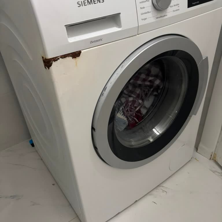 Siemens Çamaşır Makinesinde Ön Panel Paslanması Üretim Hatası
