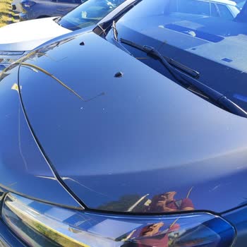Cargo indebido por daños en parabrisas con Europcar, solicito reembolso