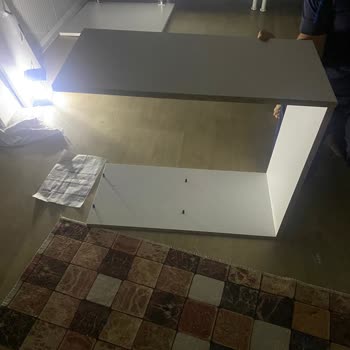 Bauhaus Mutfak Dolabında Eksik Ve Kırık Parçalar