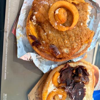 Arby's Şubesinde Soğuk Ve Bayat Hamburger, Özensiz Hazırlama Ve Kalite Kontrol İhlali