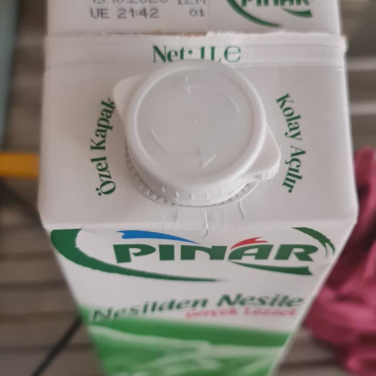 Pınar Süt Ürünlerinde Pelte Parçalar Ve Zehirli Koku Şikayeti
