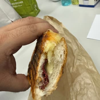 İptal Talebim Cevapsız, Kuru Tost Ve Eritilemeyen Kaşar
