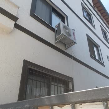 Vestel Klima Montajı Pencereyi Engelledi, Şalteri Güvensiz Yükseklikte