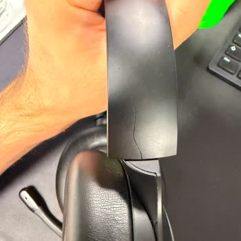 Philips Kulaklıkta Çatlaklar Ve Yedek Parça Bulunamaması, Garanti Kapsamında Tamir Reddi
