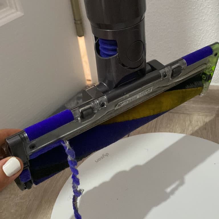 Dyson Gen 5 Süpürge Başlığındaki Mor Şerit Sorunu Garantide Çözülmedi