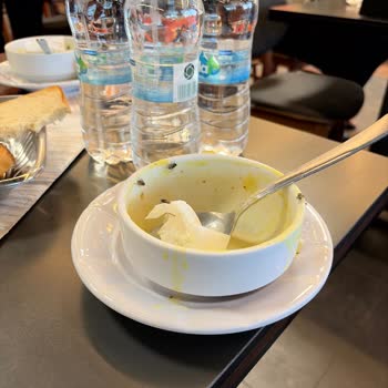 Burhaniye Kipa Şubesinde Hijyen Ve Sinek Sorunu