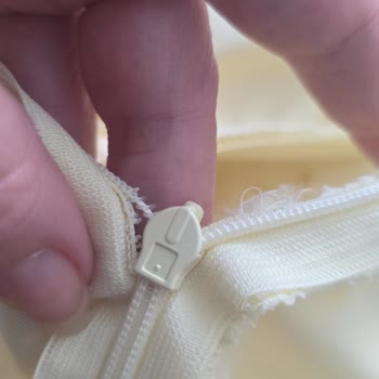 Fermuarı Bozuk Elbise İçin Değişim Ve İade Talebi