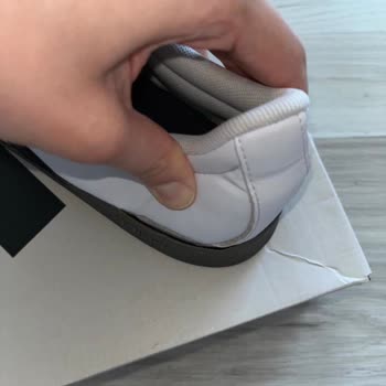 Ayakkabının Tabanı Açıldı, Deichmann Yanlış Temizleme Gerekçesiyle Ret Verdi