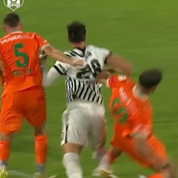 Beşiktaş-Alanyaspor Maçında Taraflı Hakem Ve VAR Kararları Gözden Geçirilsin