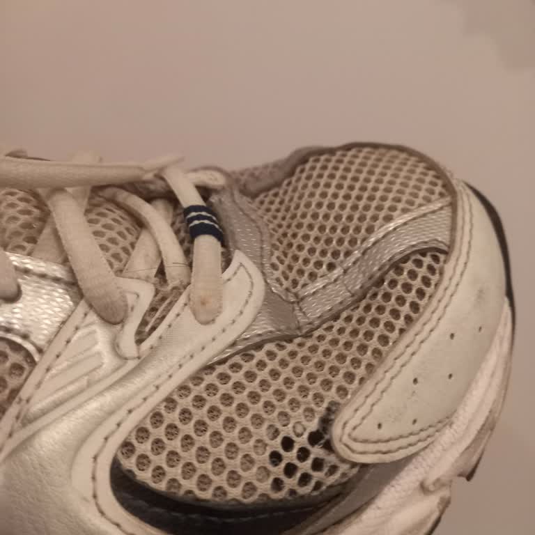New Balance 530 Ayakkabısında Erime Ve Delik Oluşması, Dayanıklılık Sorunu