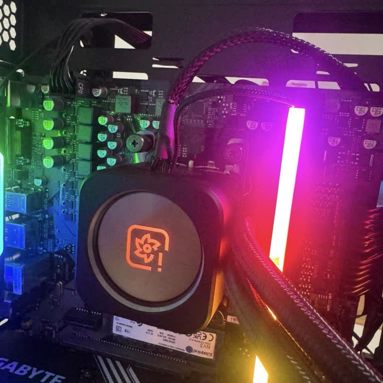 Corsair iCUE H100i Cooler Fails After One Day, Spiking CPU Temperatures to 215°F