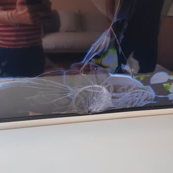 Kırık Televizyon Teslimi Sonrası Servis Ve Teknosa Sorumluluk Çekişmesi