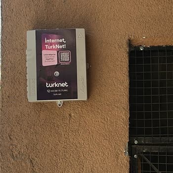 TürkNet İzinsiz Kutu Montajı Ve Bina Dış Cephe Hasarı