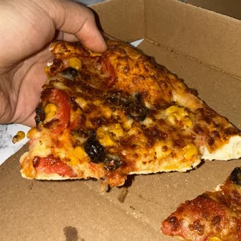 Domino’s Pizza’da Saç Teli Bulunması Ve Ücret İadesi Talebi