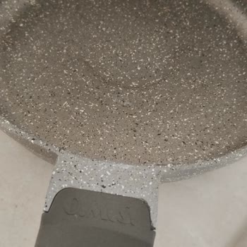 Kısa Sürede Tava Çatladı Ve Yağ Sızdırarak Ocağa Lekeler Bıraktı