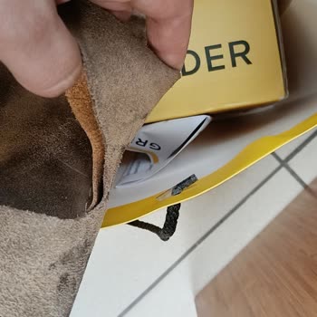 Greyder Süet Terlikte Kısa Sürede Deformasyon Ve Mağaza Tamir Reddi