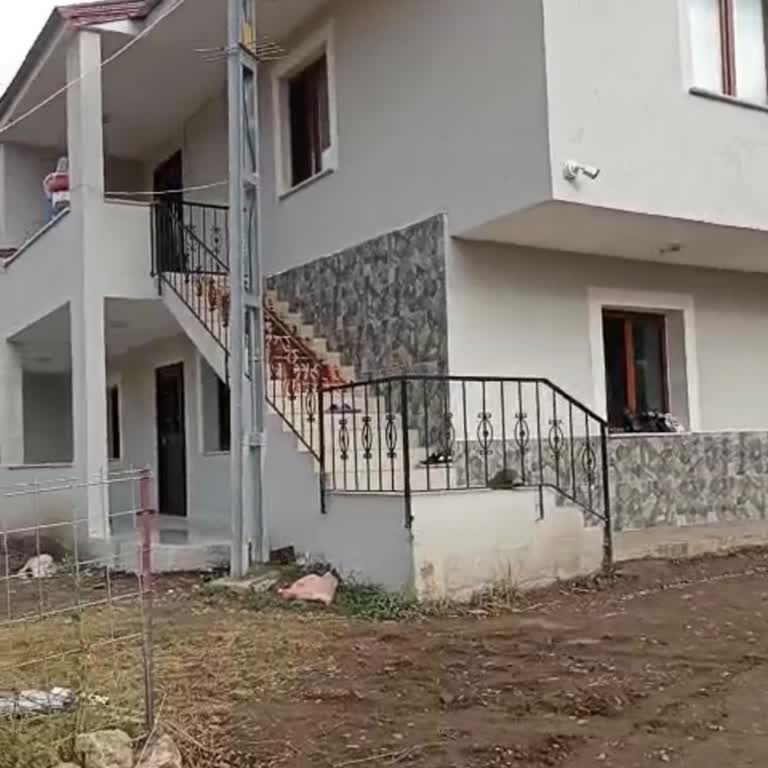 Evime 10 Cm Yakın Elektrik Direği Ciddi Güvenlik Riski Ve Ücretsiz Taşıma İsteği