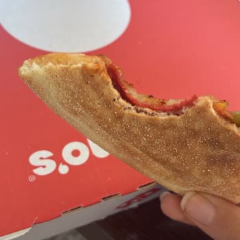 Domino's Pizzasında Saç Benzeri Yabancı Madde Ve Yanıtsız Şikayet