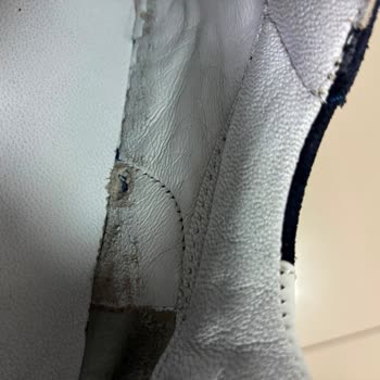 Hotiç Erkek Süet Spor Ayakkabısında İlk Kullanımda Deformasyon Ve Dikiş Açılmaları