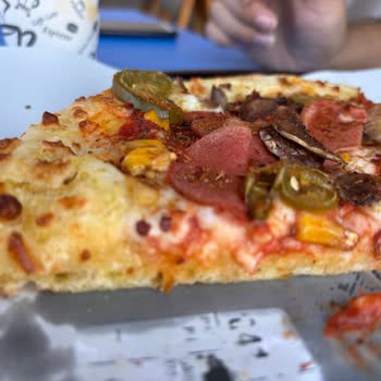 Domino’s Efesus Şubesinde Çiğ Hamurlu Pizza Ve Çözüm Reddi