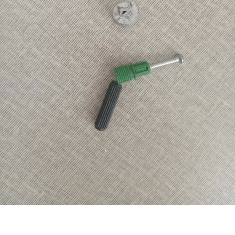 Eksik Parçalar Nedeniyle Dolap Montajı Tamamlanamıyor