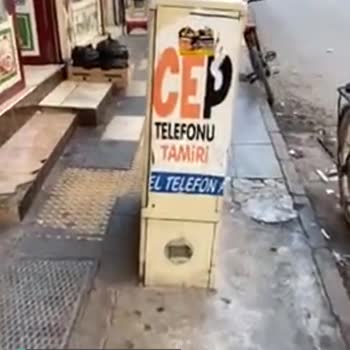 Dicle Elektrik Dağıtım Kaldırım Ortasındaki Panoyu Kaldırmanızı İstiyoruz!