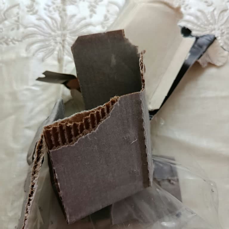 Sahte, Kırık Ve Eksik Parfüm Teslimatı İçin Satıcıdan Cevap Yok