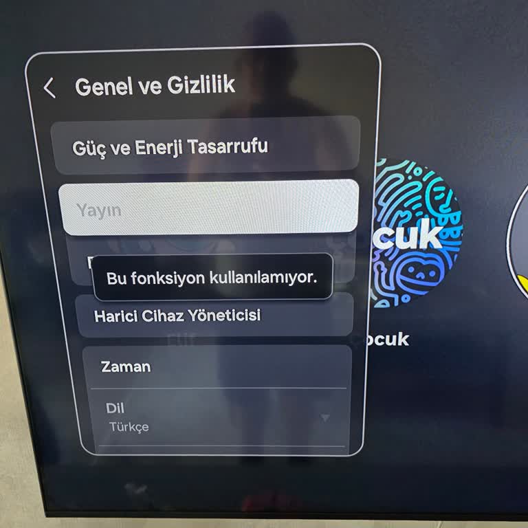 Garanti Kapsamındaki Samsung QLED TV’de Menü Kullanılamıyor, Yetkili Servis Ücret Talep Ediyor